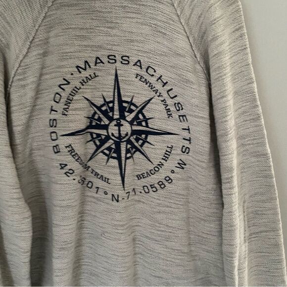 Vineyard Crew Women’s Boston Massachusetts Pullover Hoodie - Picture 4 of 4